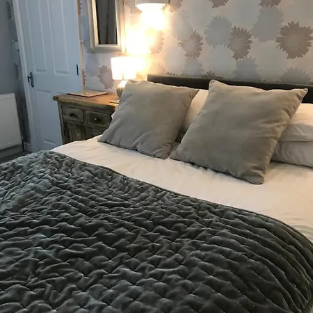 Claremont House Bed & Breakfast