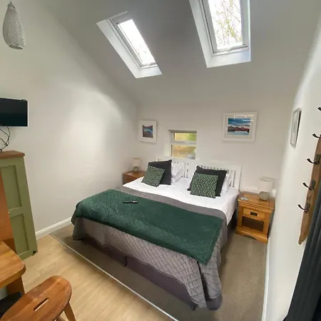 Claremont House Bed & Breakfast