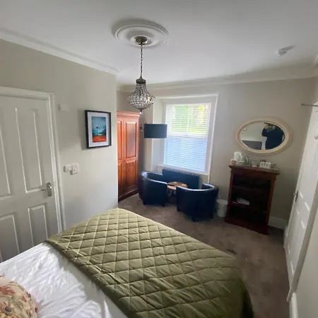 Bed & Breakfast Claremont House