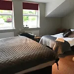 Claremont House 3*