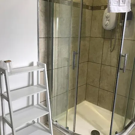 Oda ve Kahvaltı Claremont House 3*