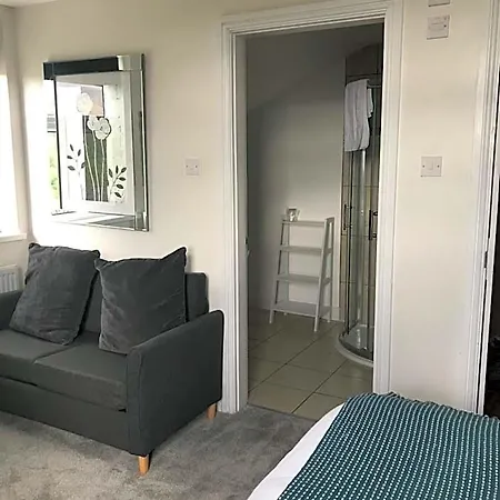 Claremont House Oda ve Kahvaltı 3*