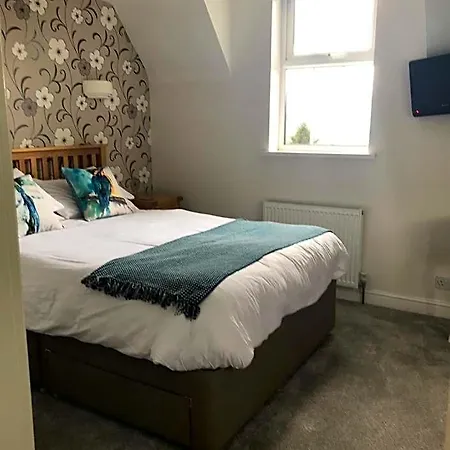 Claremont House Bed and Breakfast Κέσγουικ