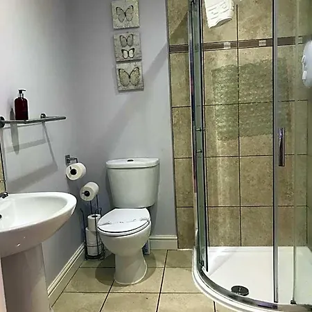 Bed and Breakfast Claremont House 3*