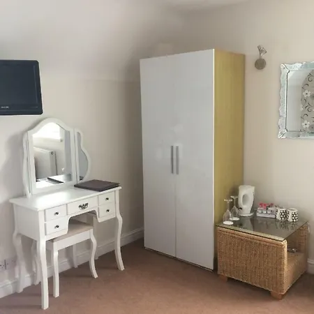 Oda ve Kahvaltı Claremont House 3*