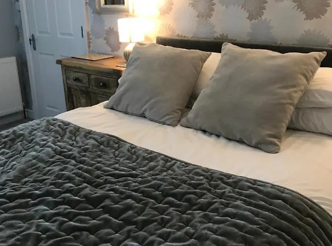 Claremont House Bed & Breakfast