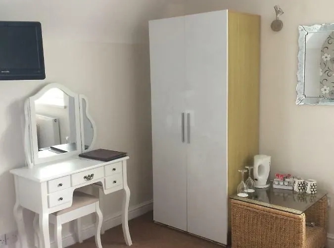 Bed & Breakfast Claremont House 3*