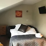 Claremont House 3*