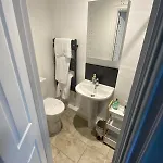 Claremont House Bed & Breakfast 3*