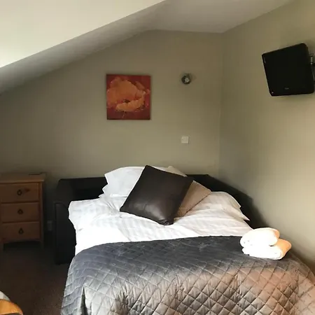 Claremont House 3*