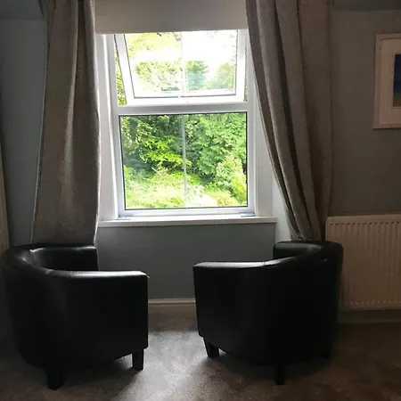 Claremont House Bed & Breakfast 4*