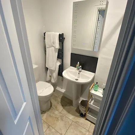 Claremont House Bed & Breakfast 4*