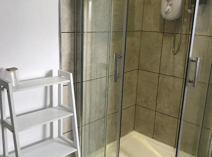 Bed & Breakfast Claremont House 3*